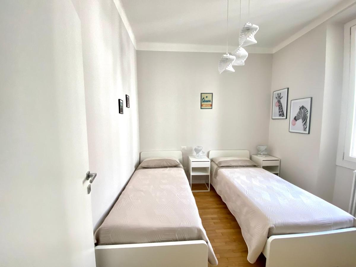 Comoluxhouse- Intero Appartamento Bagian luar foto